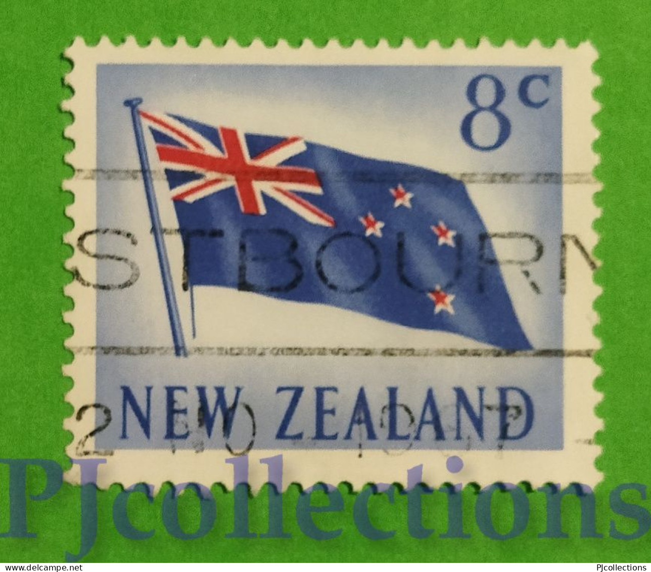 S471 - NUOVA ZELANDA - NEW ZEALAND 1967 BANDIERA - FLAG 8c USATO - USED - Used Stamps