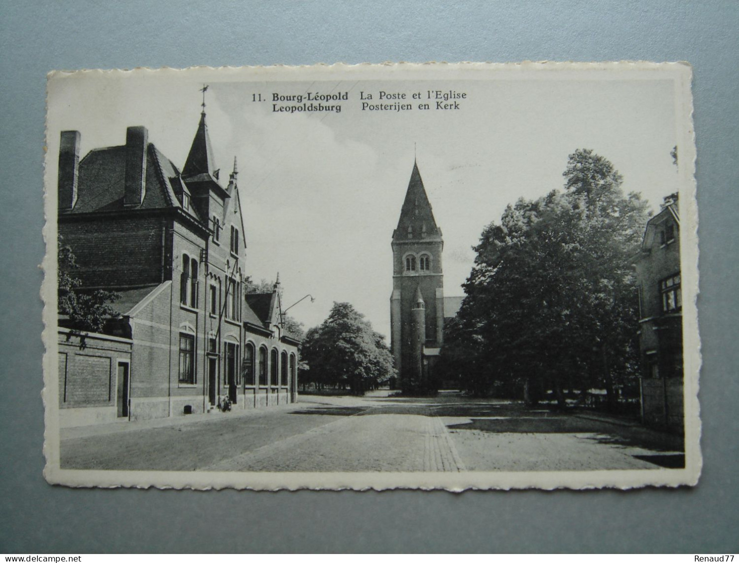 Bourg Léopold - La Poste Et L'Eglise - Leopoldsburg