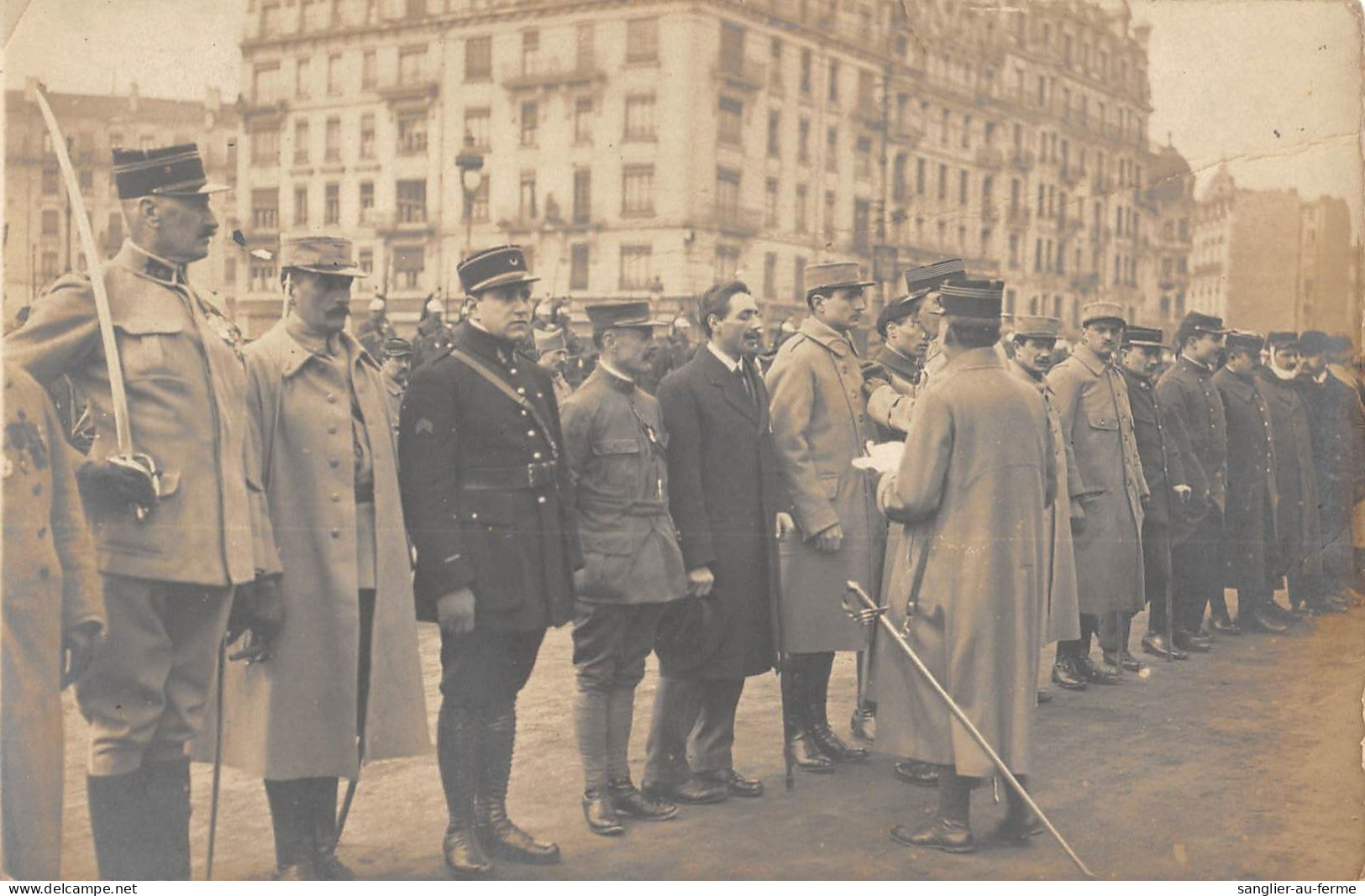 CPA 69 LYON / CARTE PHOTO GUERRE 1914 / SOUVENIR DE LA PRISE D'ARME 29 MARS 1917 MEDAILLE MILITAIRE - Autres & Non Classés