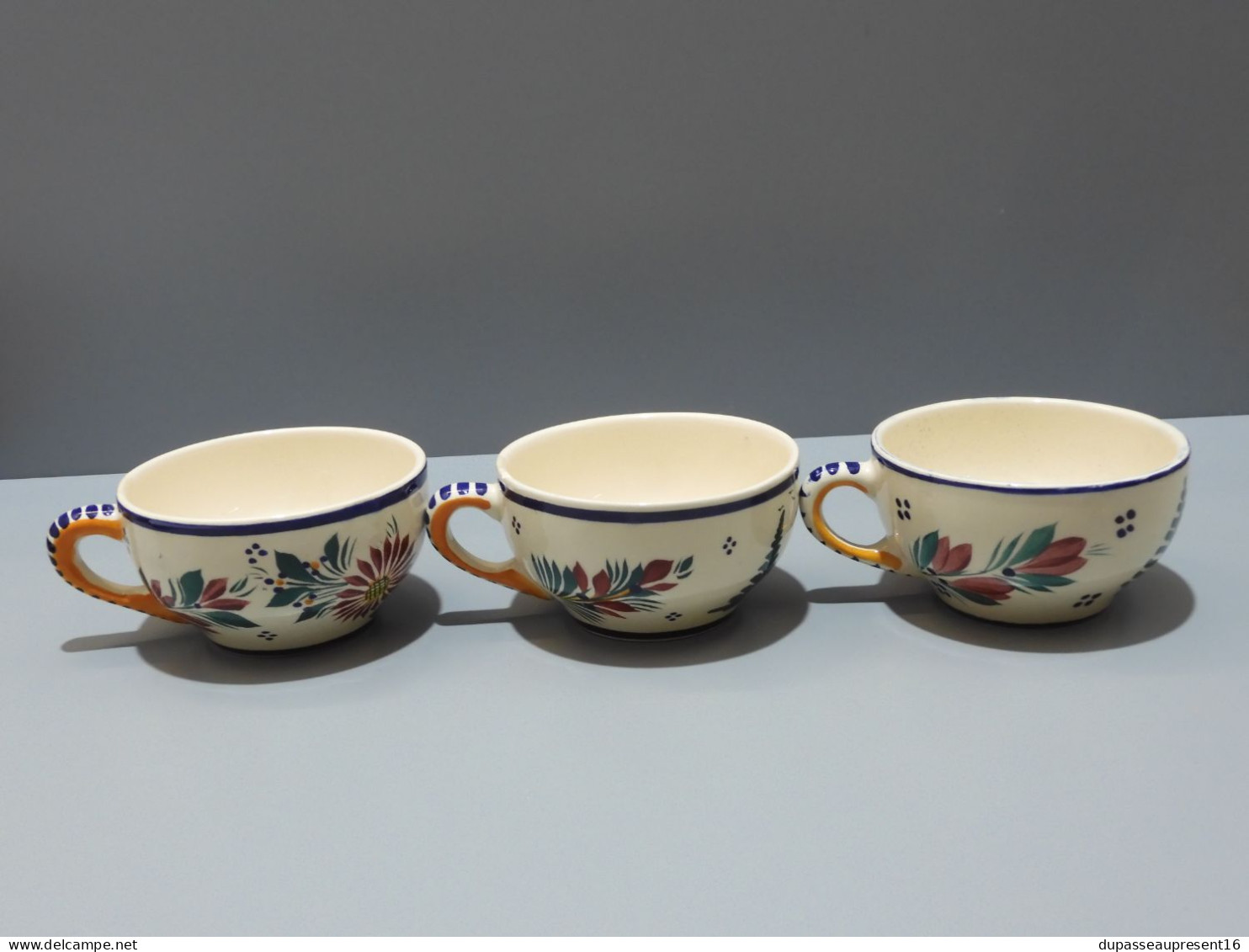 -3 ANCIENNES TASSES CERAMIQUE HB QUIMPER 1950 COLLECTION DECO VITRINE XXe    E