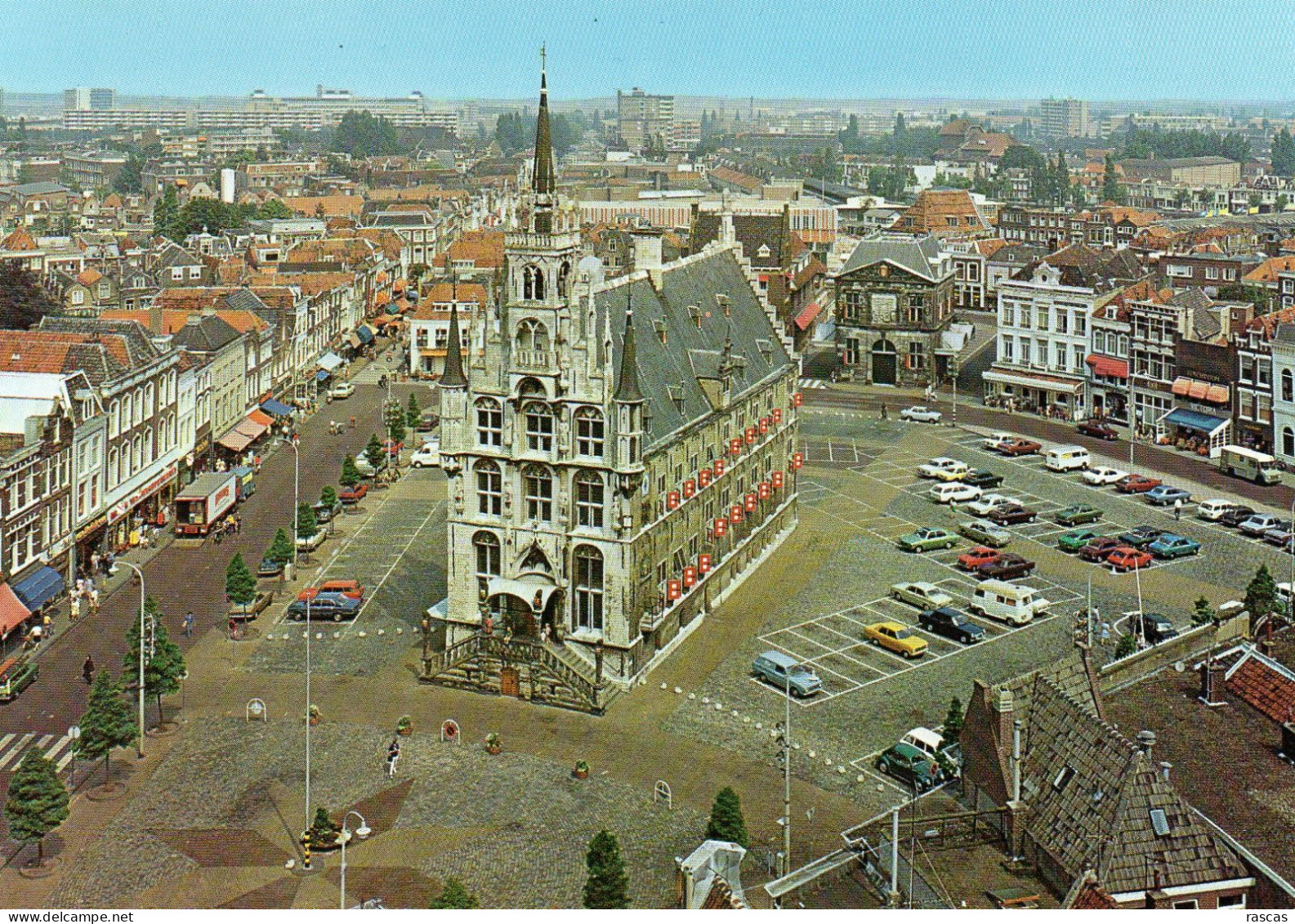 CPM - K - HOLLANDE - PAYS BAS - NEDERLAND - GOUDA - MARKPLEIN - GOTISCH STADHUIS - Gouda