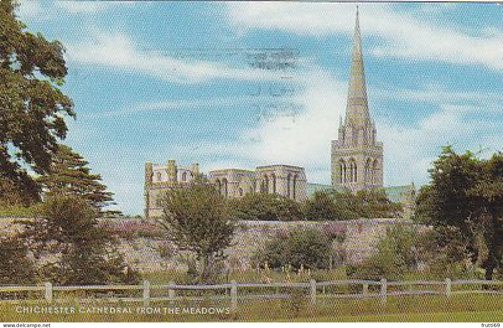 AK 168883 ENGLAND - Chichester Cathedral From The Meadows - Chichester