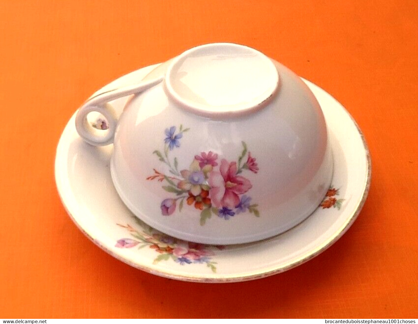 Tasse / Soucoupe à Déjeuner  Porcelaine à Décor Floral  Contenance : 500ml - Autres & Non Classés