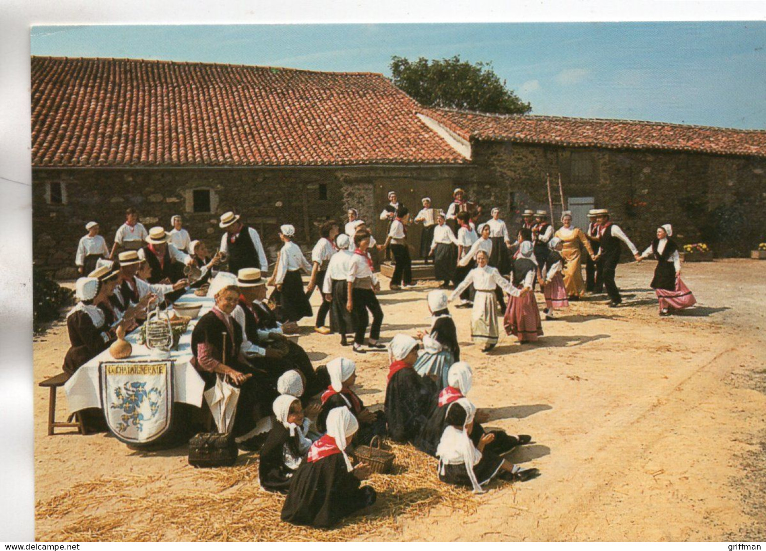 LA CHATAIGNERAIE "LES MIGAILLERES" SPECTACLE DE DANSES ET CHANTS TRADITIONNELS DE GATINE ET DU BOCAGE CPSM 10X15 TBE - La Chataigneraie