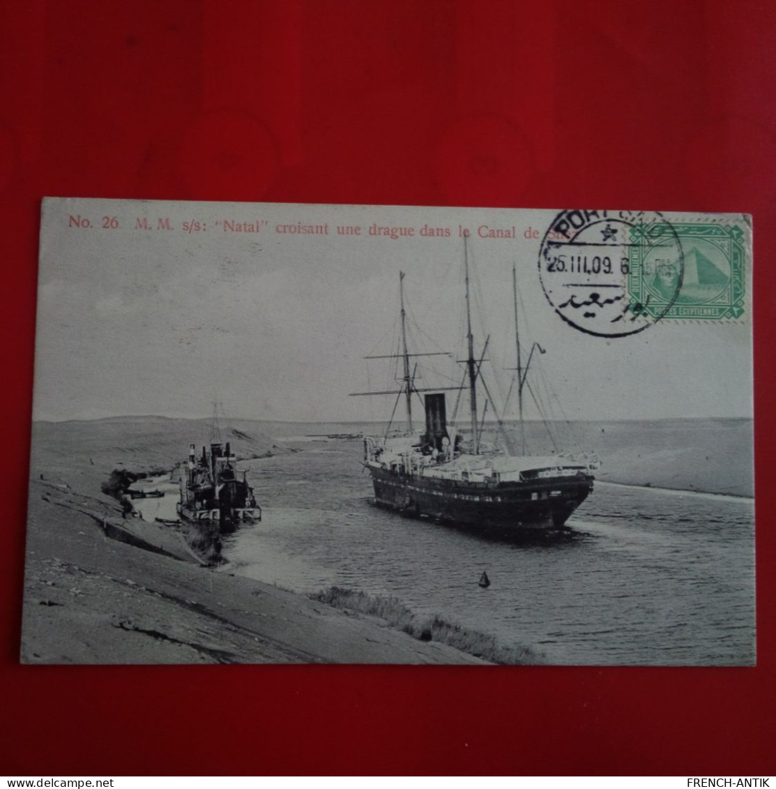 Bateau Natal Croisant Une Drague Dans Le Canal De Suez - Suez