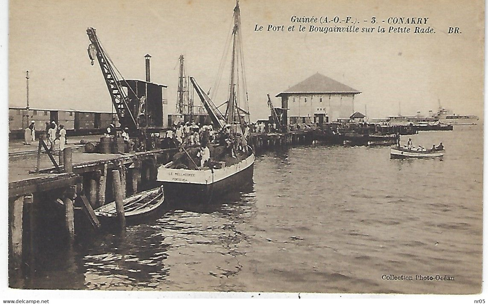 A O F - GUINEE FRANCAISE - CONAKRY - Le Port Et Le Bougainville Sur La Petite Rade - Guinée Française