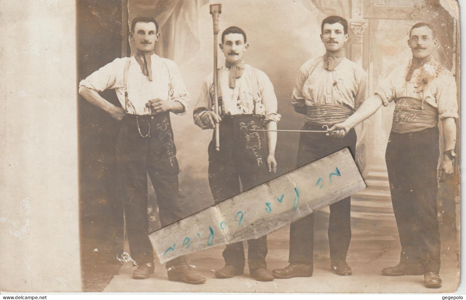 PARTHENAY  - Militaires Proches De La "quille"  ( Carte Photo ) - Parthenay