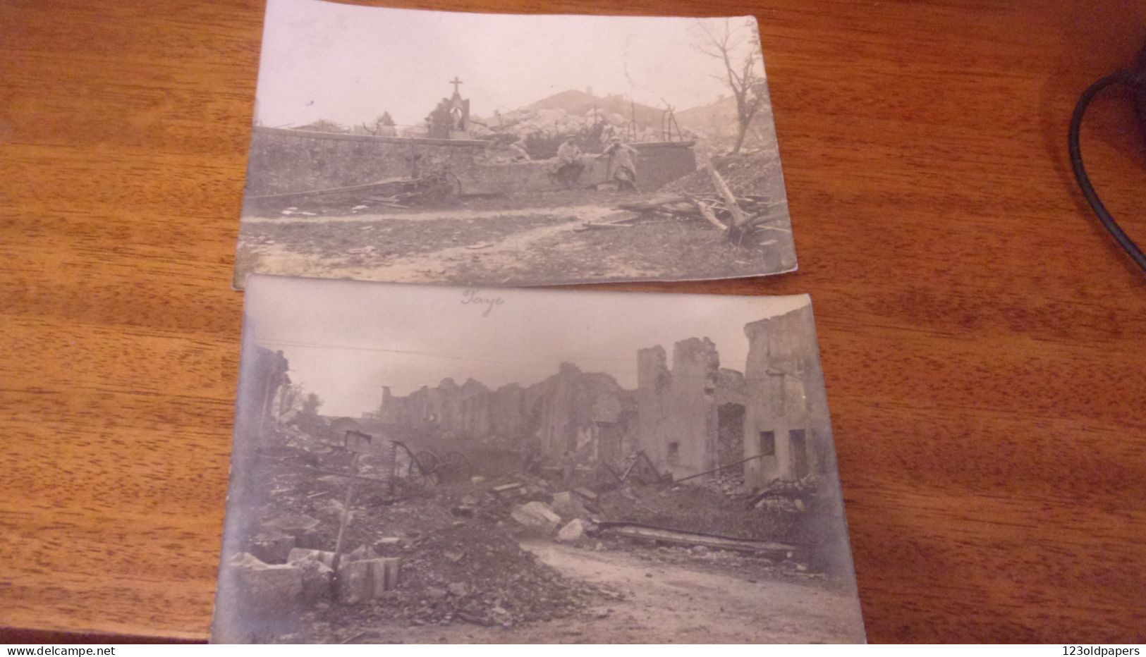 2 CARTE PHOTO FAY SOMME  LE CIMETIERE 14 18 POILUS GUERRE TRANCHEES RUE RUINES - Other & Unclassified