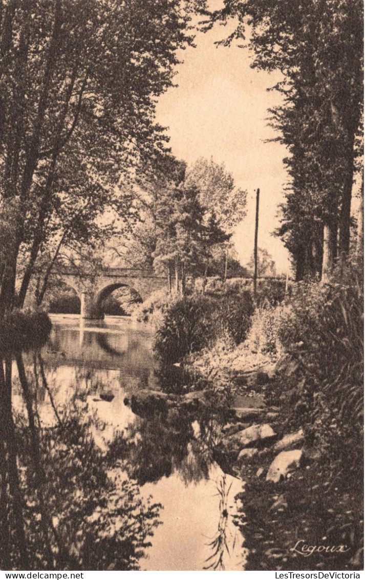 FRANCE - Le Vey Près Clecy  - Le Pont Du Vey Vu De L'Hôtellerie - Carte Postale Ancienne - Clécy