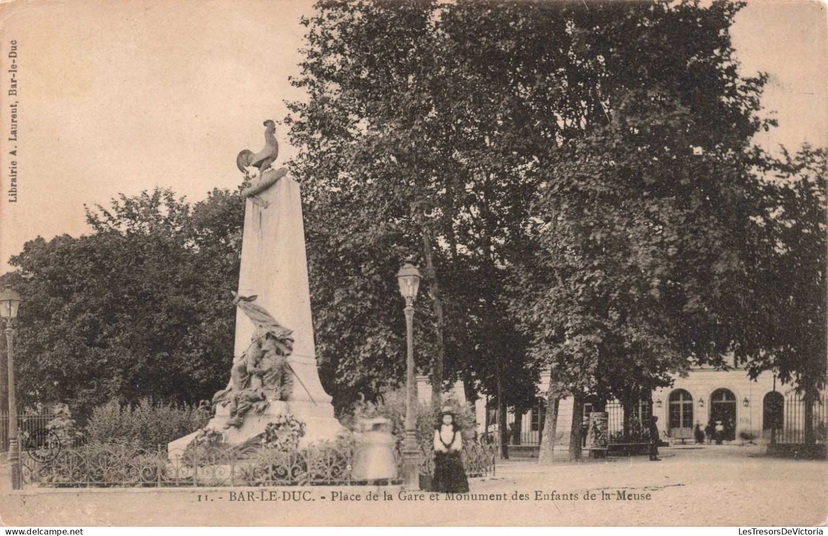 FRANCE - Bar Le Duc - Place De La Gare Et Monument Des Enfants De La Meuse - Carte Postale Ancienne - Bar Le Duc