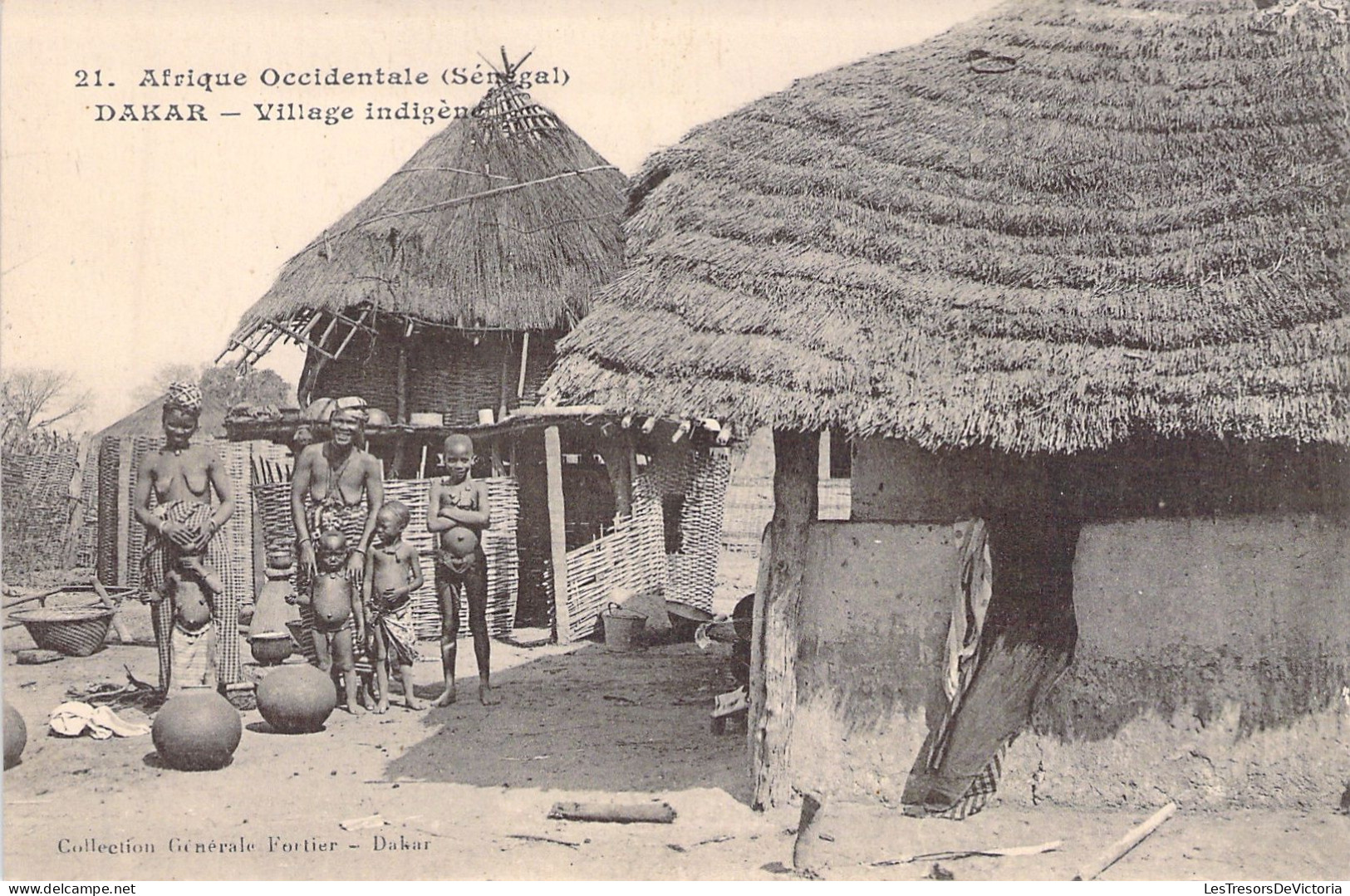 SENEGAL - Dakar - Village Indigene - Seins Nus - Carte Postale Ancienne - - Sénégal