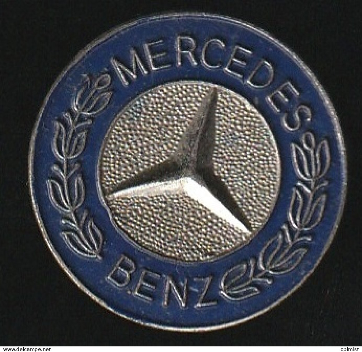 77019-  Pin's.-Mercedes Benz.automobile.signé LY Paris. - Mercedes