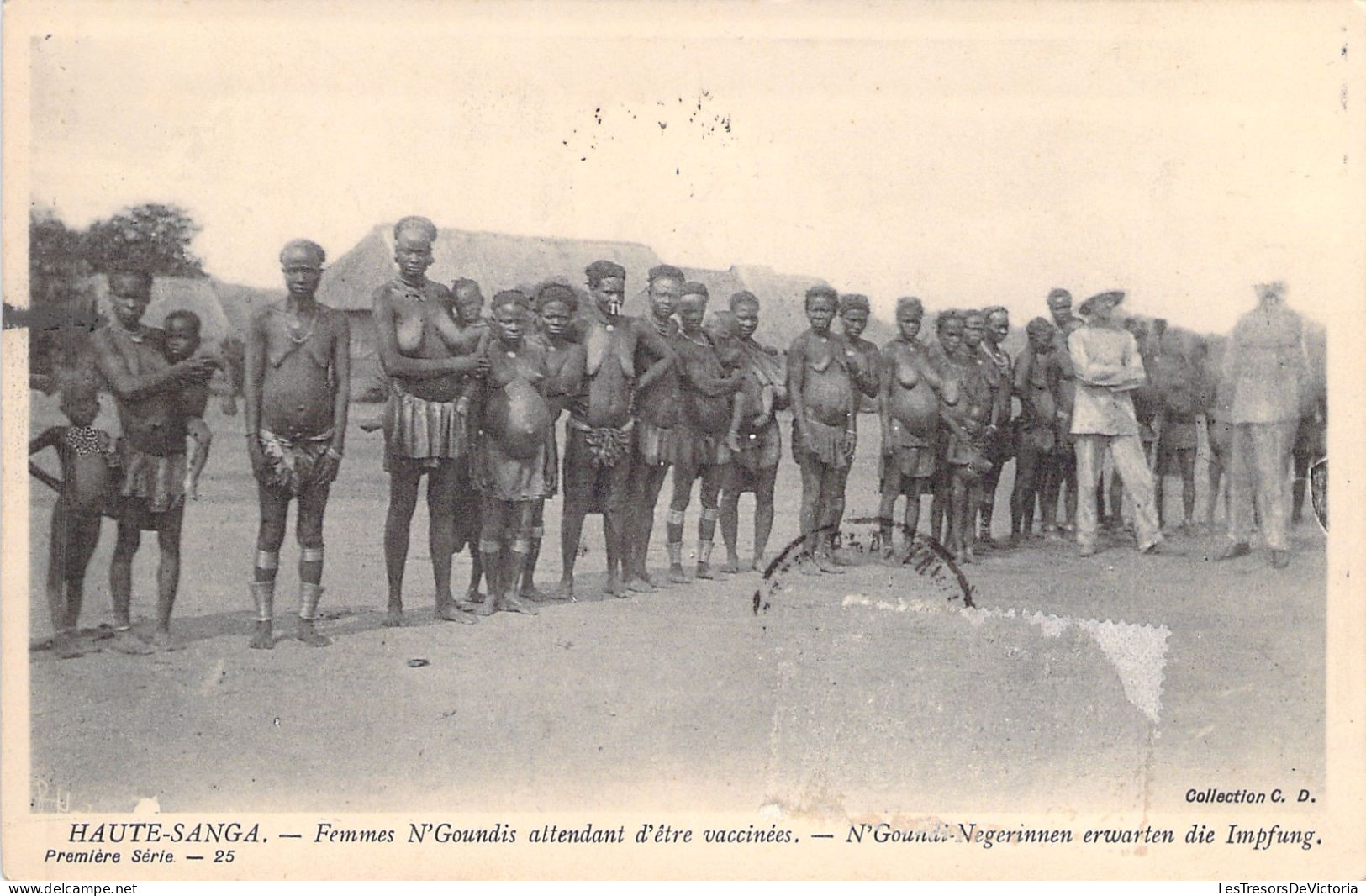 CONGO - HAUTE-SANGA - Femmes N'Goundis Attendant Le Vaccin - Carte Postale Ancienne - - French Congo