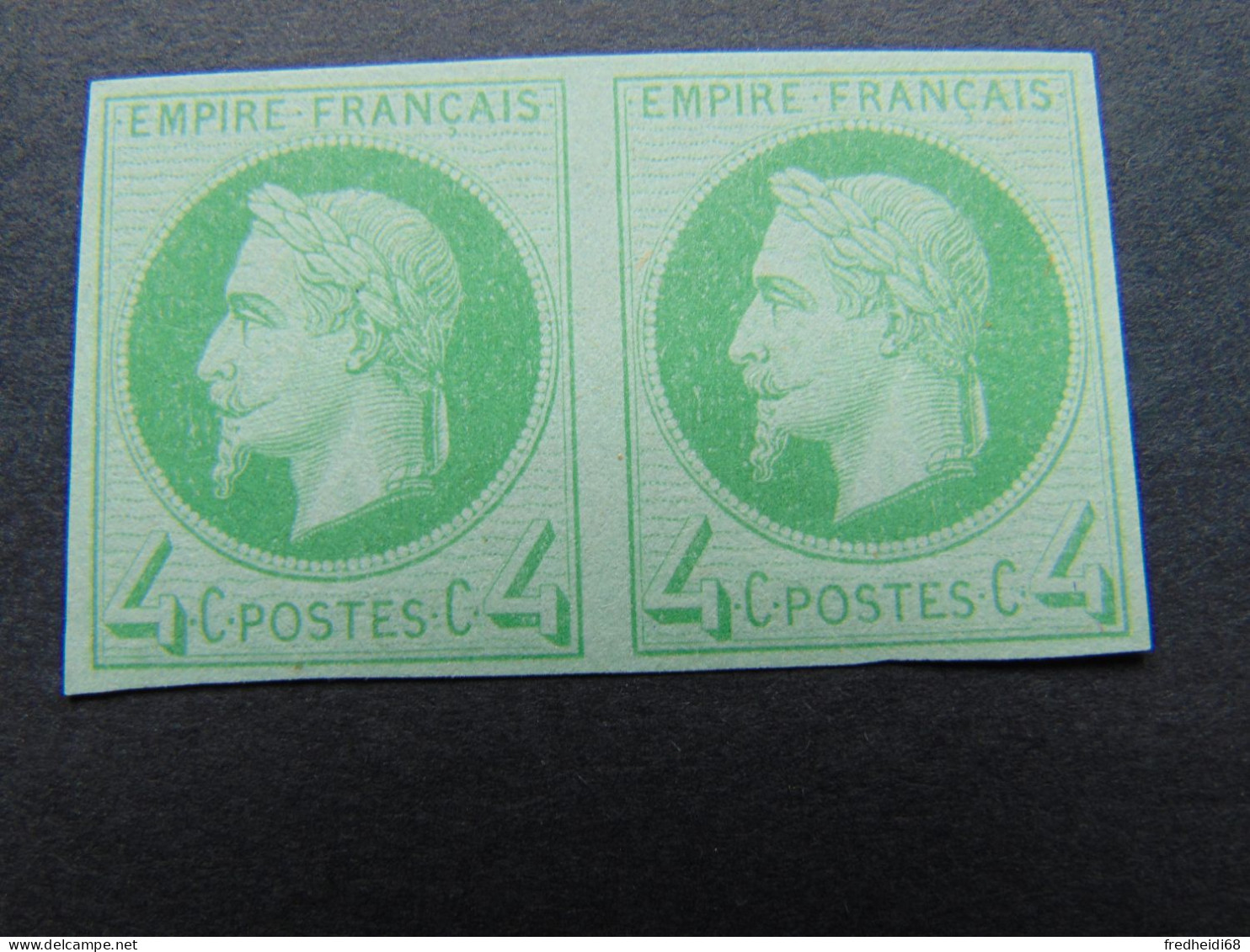 Très Rare Et Très Beau Tirage Spécial De L'expo Universelle De 1867 Du 4 Centimes En Vert-jaune Sur Vert Olive En Paire - Prove, Non Emessi, Vignette Sperimentali