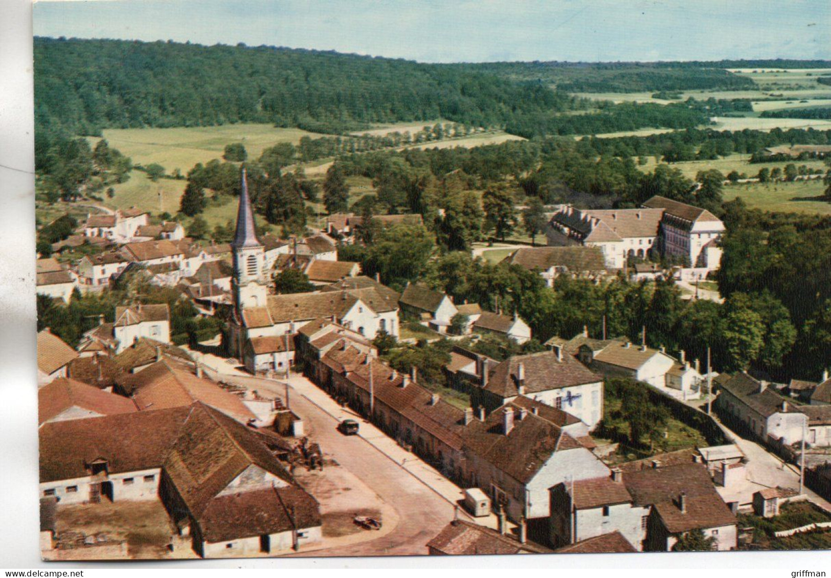 AUBERIVE VUE AERIENNE DU CENTRE L'EGLISE CPSM 10X15 TBE - Auberive