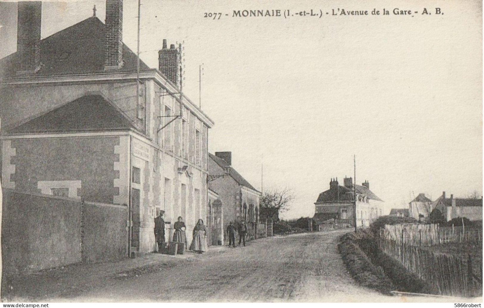 CARTE POSTALE ORIGINALE ANCIENNE : MONNAIE L'AVENUE DE LA GARE ANIMEE INDRE ET LOIRE (37) - Monnaie