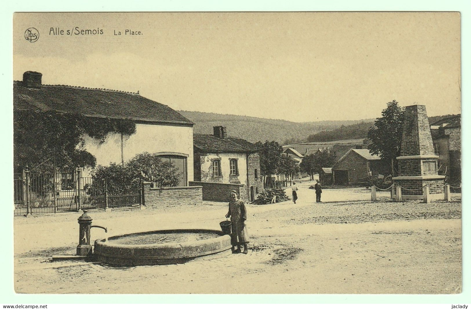 Alle S/ Semois -- La Place.   (2 Scans) - Vresse-sur-Semois