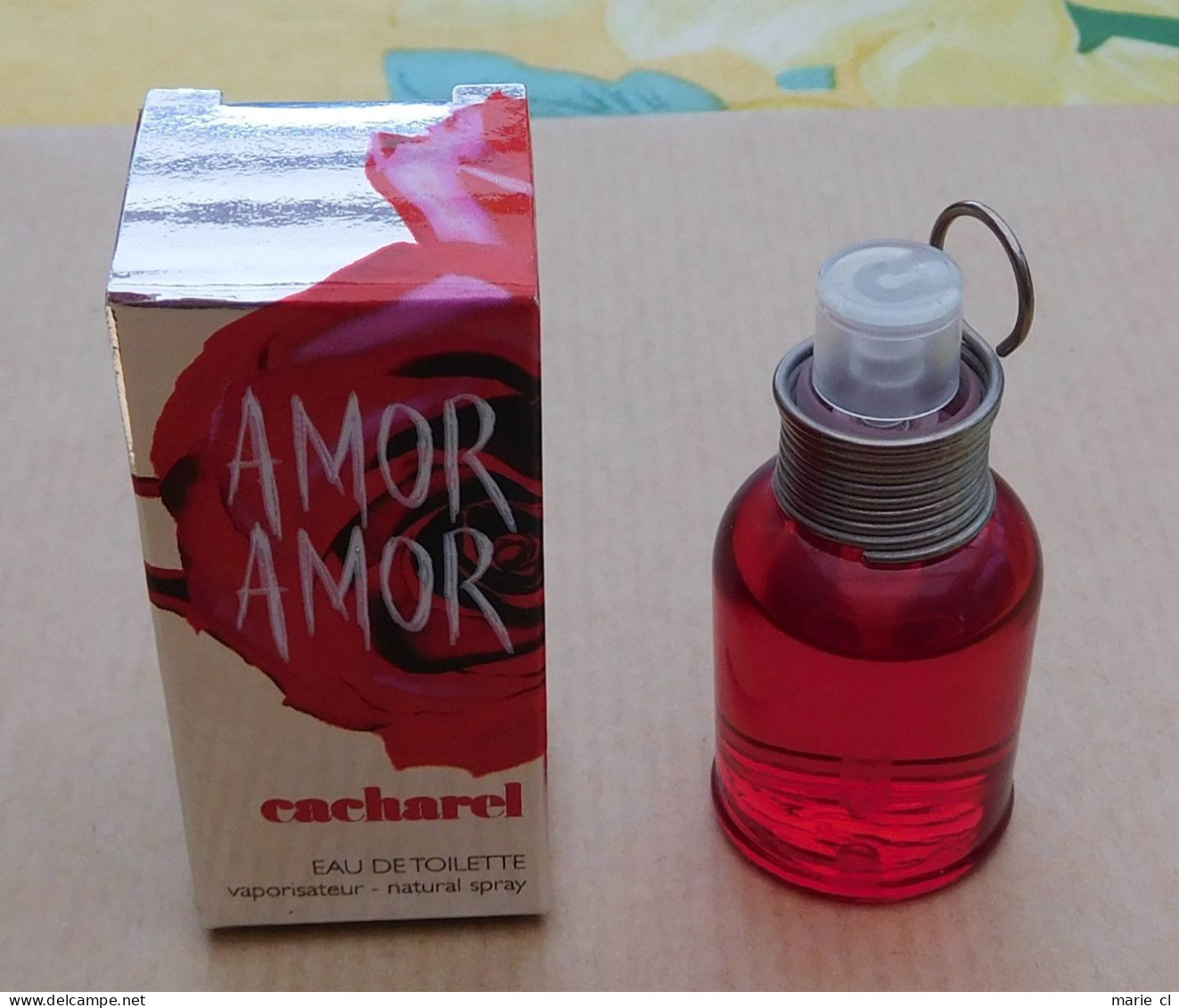 Miniature Parfum AMOR AMOR De Cacharel - Miniatures Femmes (avec Boite)