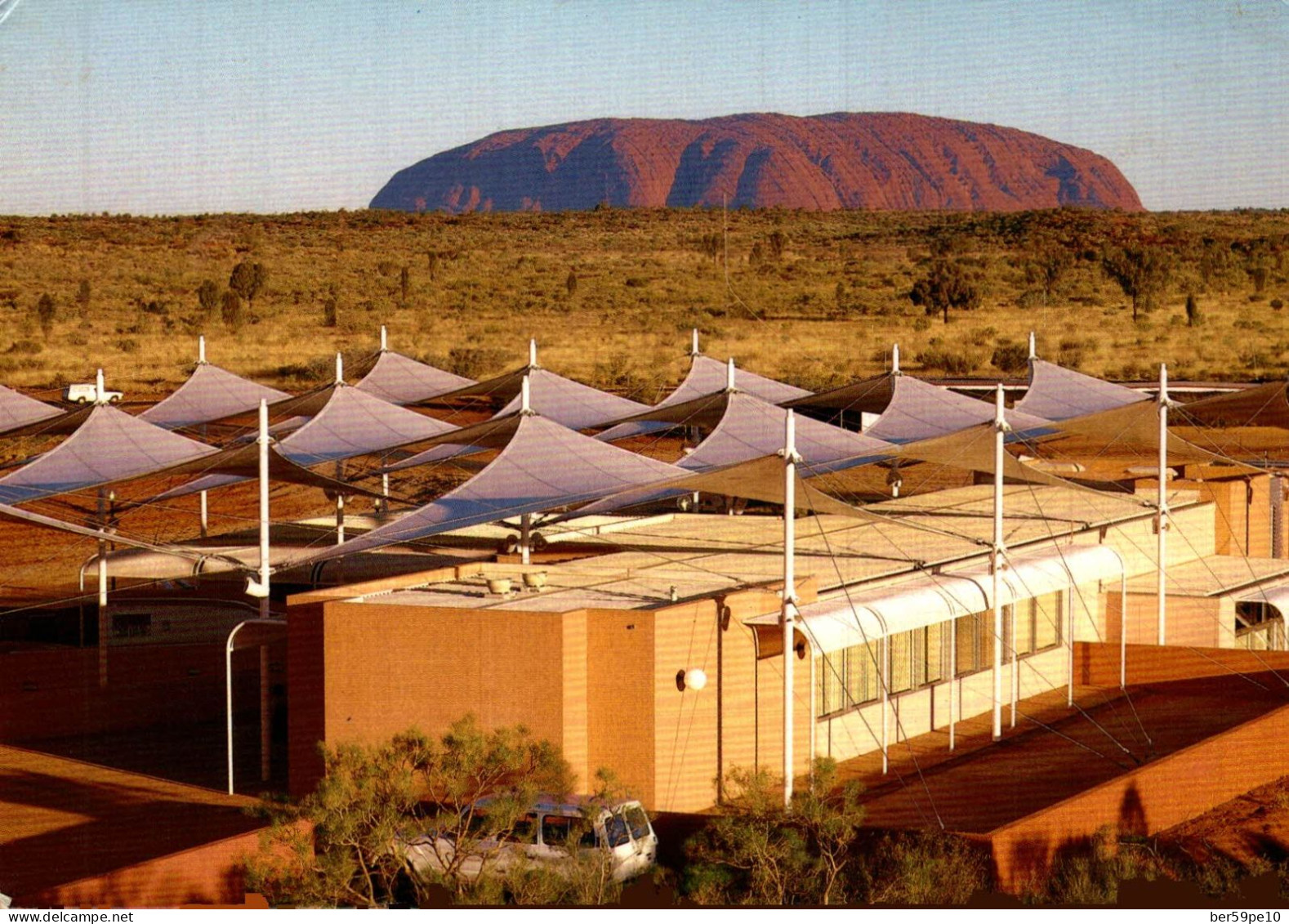 AUSTRALIE YULARA TOURIST RESORT BUILT IN THE CENTRALIAN DESERT NEAR THE BORDER OF ULURU NATIONAL PARK - Uluru & The Olgas