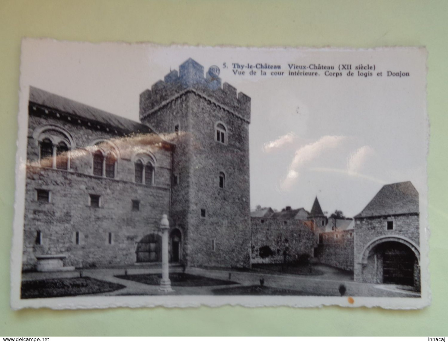 53-10           THY-LE-CHATEAU     Vieux Château   Vue De La Cour Intérieure  Corps De Logis Et Donjon - Walcourt