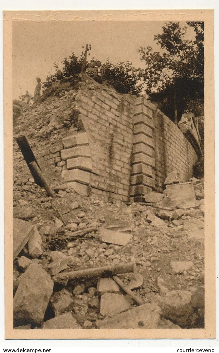 4 CPA - BELLEGARDE-COUPY (Ain) - Sinistre du 19 Juin 1940 - Rue des Bains, Pont de Lucey, Place Victor Bérard ...