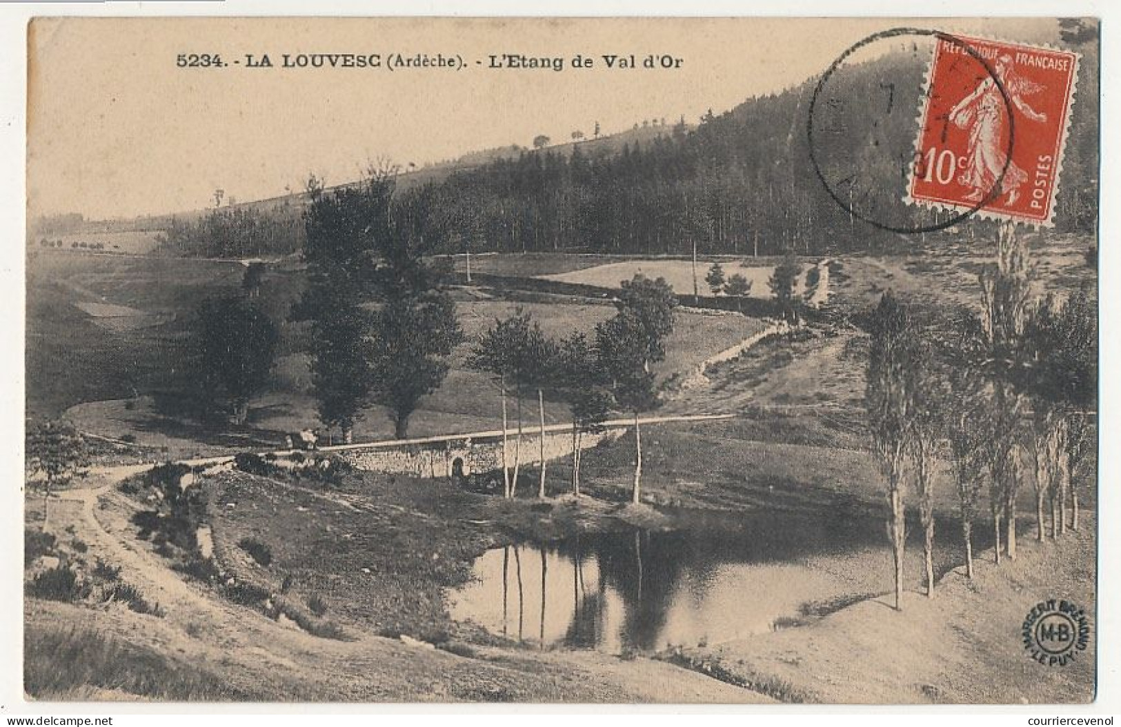 CPA - LA LOUVESC (Ardèche) - L'Etang De Val D'Or - La Louvesc