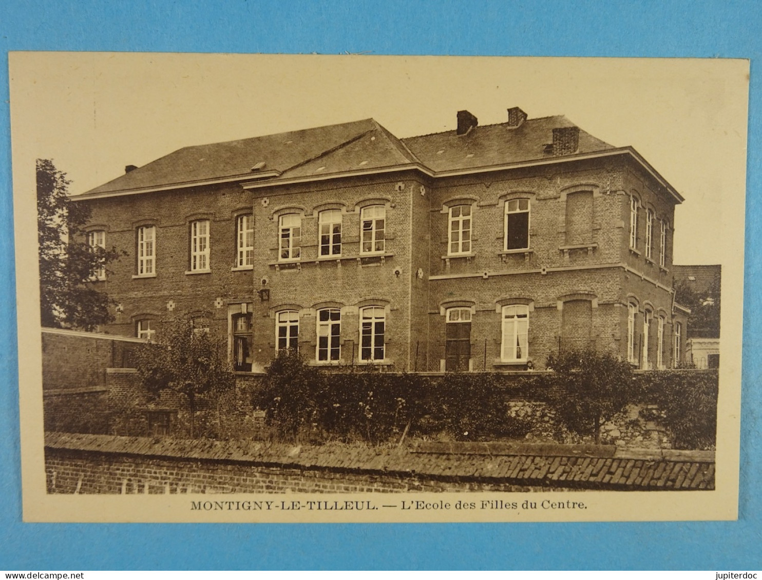 Montigny-le-Tilleul L'Ecole Des Filles Du Centre - Montigny-le-Tilleul