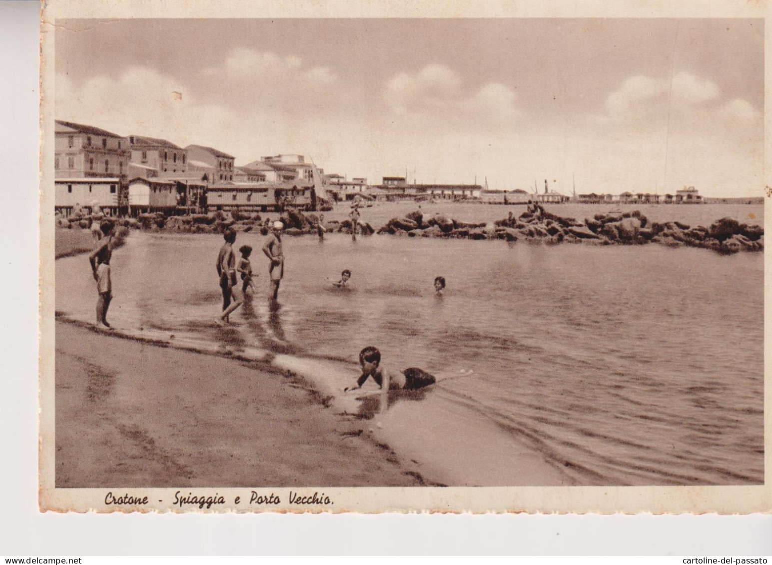 CROTONE  SPIAGGIA E PORTO VECCHIO  VG  1938 - Crotone