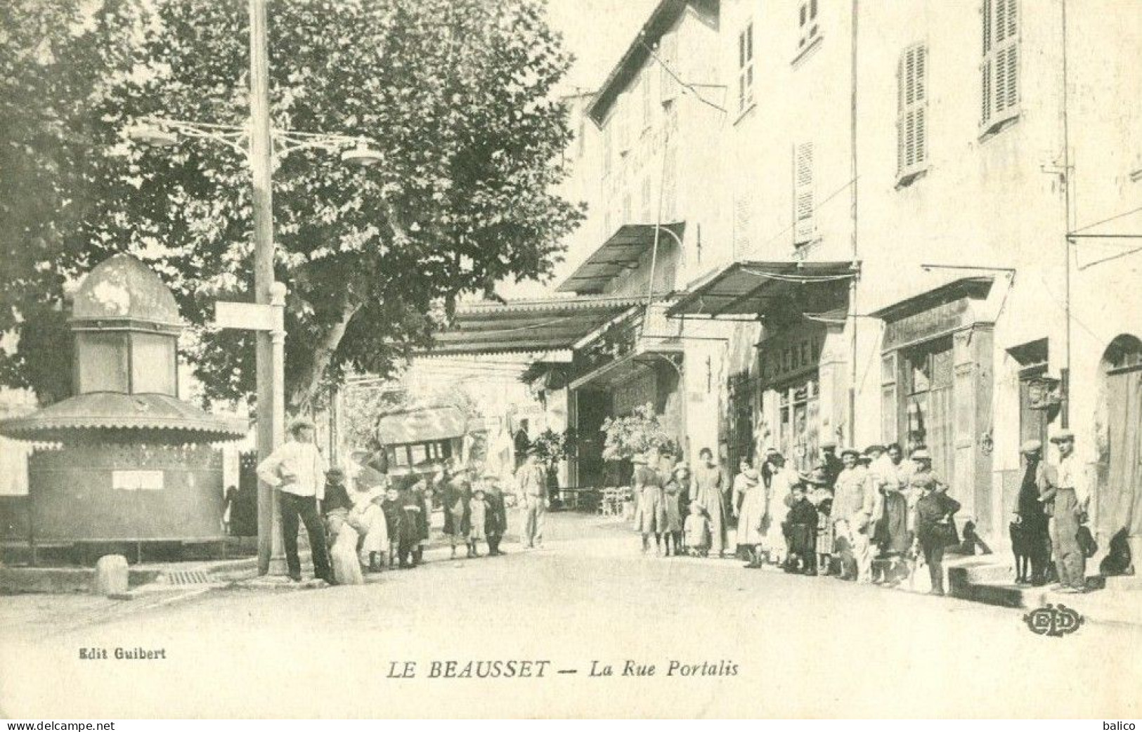 83 - Le Beausset, La Rue Portalis - Le Beausset