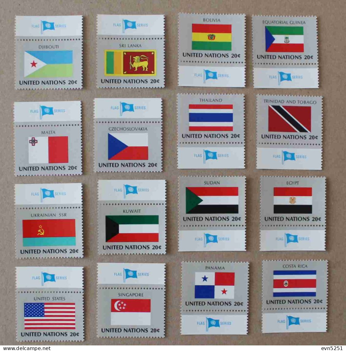 Ny81-03 : Nations-Unies (N-Y) - Drapeaux Des Etats Membres De L'Organisation Des Nations Unies (II) Avec Une Vignette - Neufs