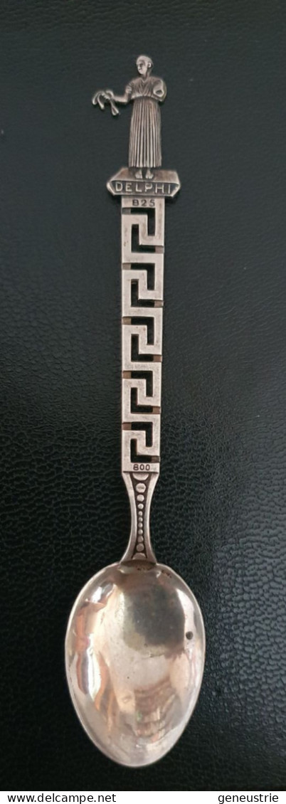 Très Belle Cuillère Souvenir En Argent Massif 800/1000 "Delphi / Delphe" Grèce - Cuiller - Greek Silver Spoon - Löffel