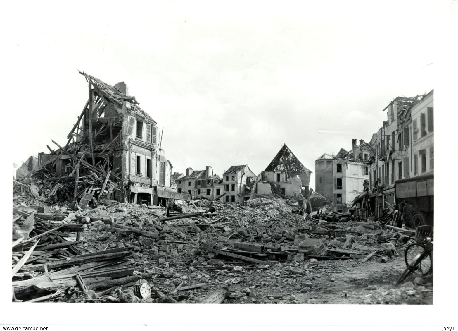 Photo Bombardement De Mantes En 1944,photographe R.Noel Format 13/18 - Guerre, Militaire