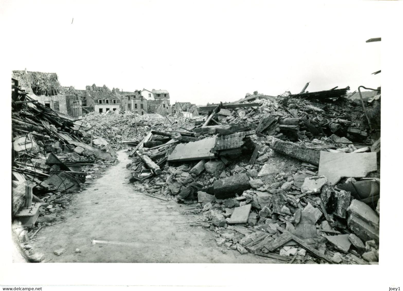 Photo Bombardement De Mantes En 1944,photographe R.Noel Format 13/18 - Guerre, Militaire