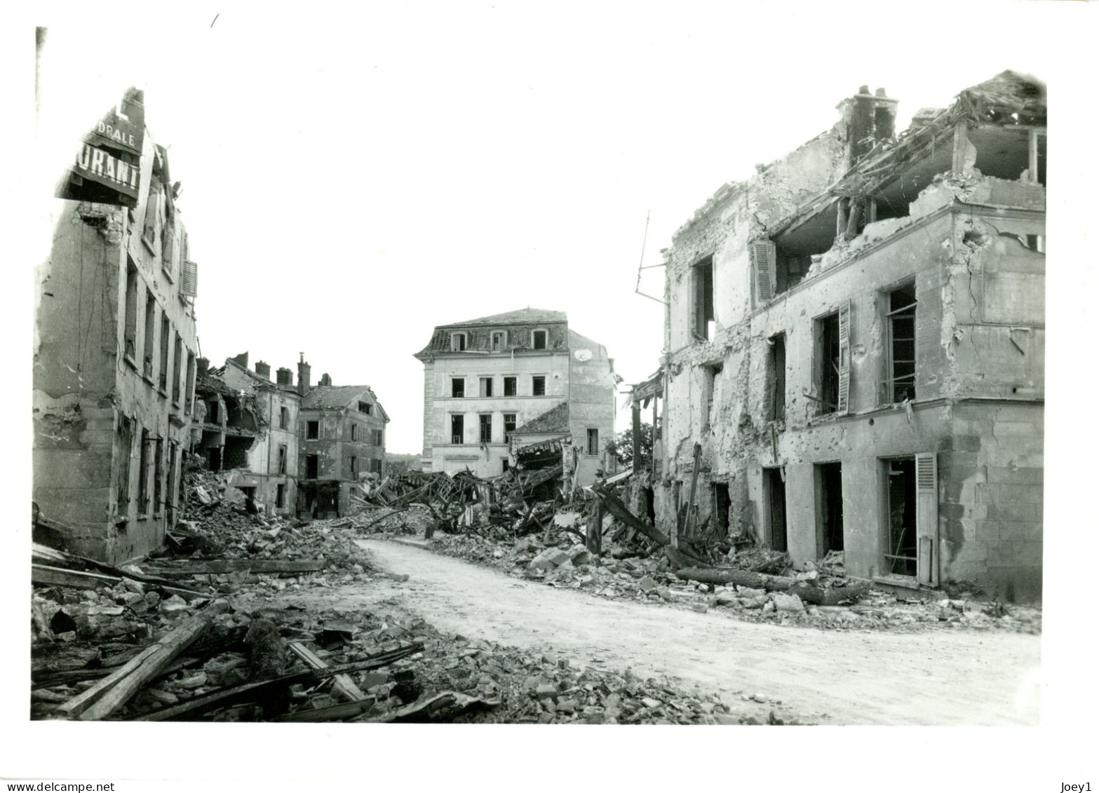 Photo Bombardement De Mantes En 1944,photographe R.Noel Format 13/18 - Guerre, Militaire