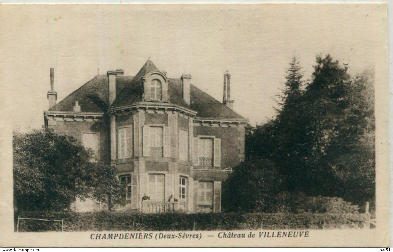 79 - Champdeniers : Le Château De Villeneuve - Champdeniers Saint Denis