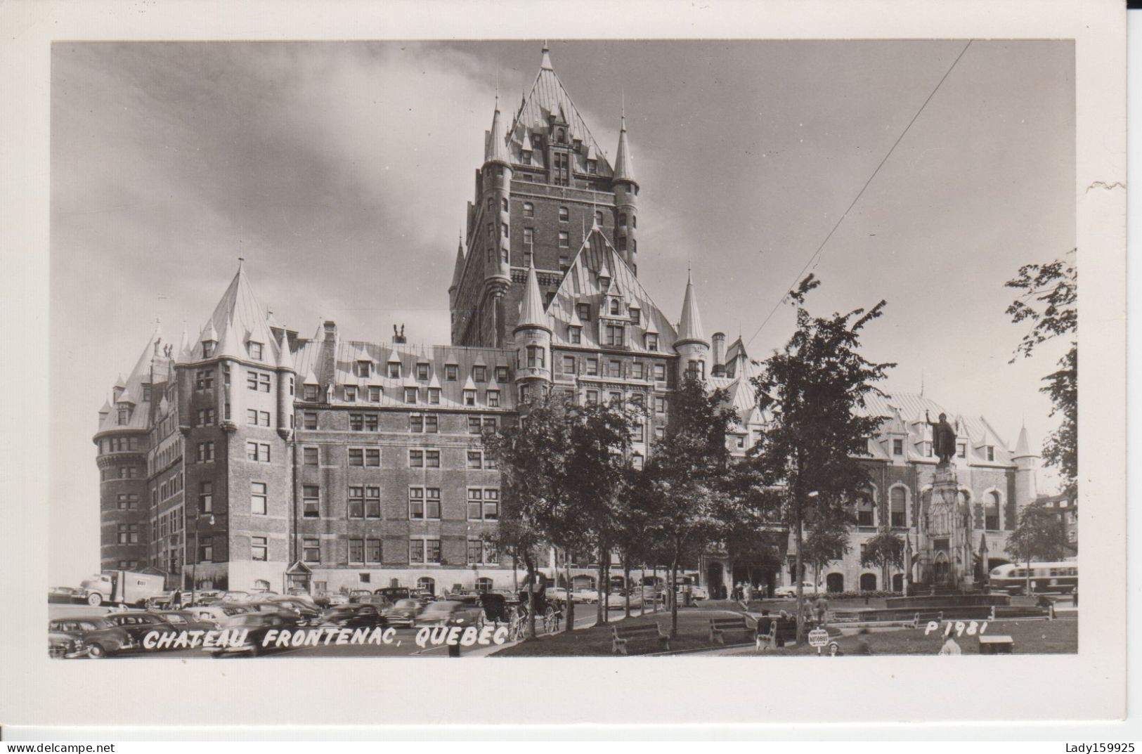 Chateau Frontenac Vue De L'entrée Des Clients. Québec Canada Vintage Bus Voitures Parc P1981 Real Photo B&W Animation 2 - Québec - Château Frontenac