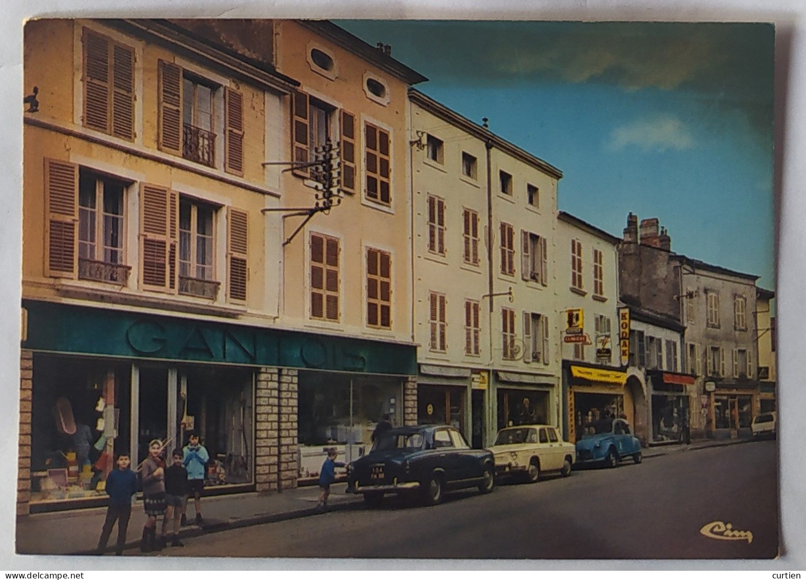 JUSSEY . 70 . La Rue Gambetta Avec Auto Peugeot 403 N° 104 FH 88 - Jussey