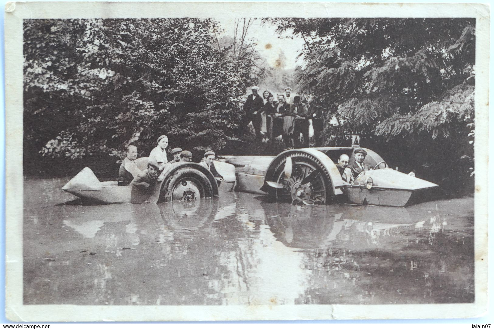 C. P. A. : L'AUTO AMPHIBIE Et Sa Remorque évoluant Sur L'eau; Inventeur U. Texier De La Caillerie à SECONDIGNY - Secondigny