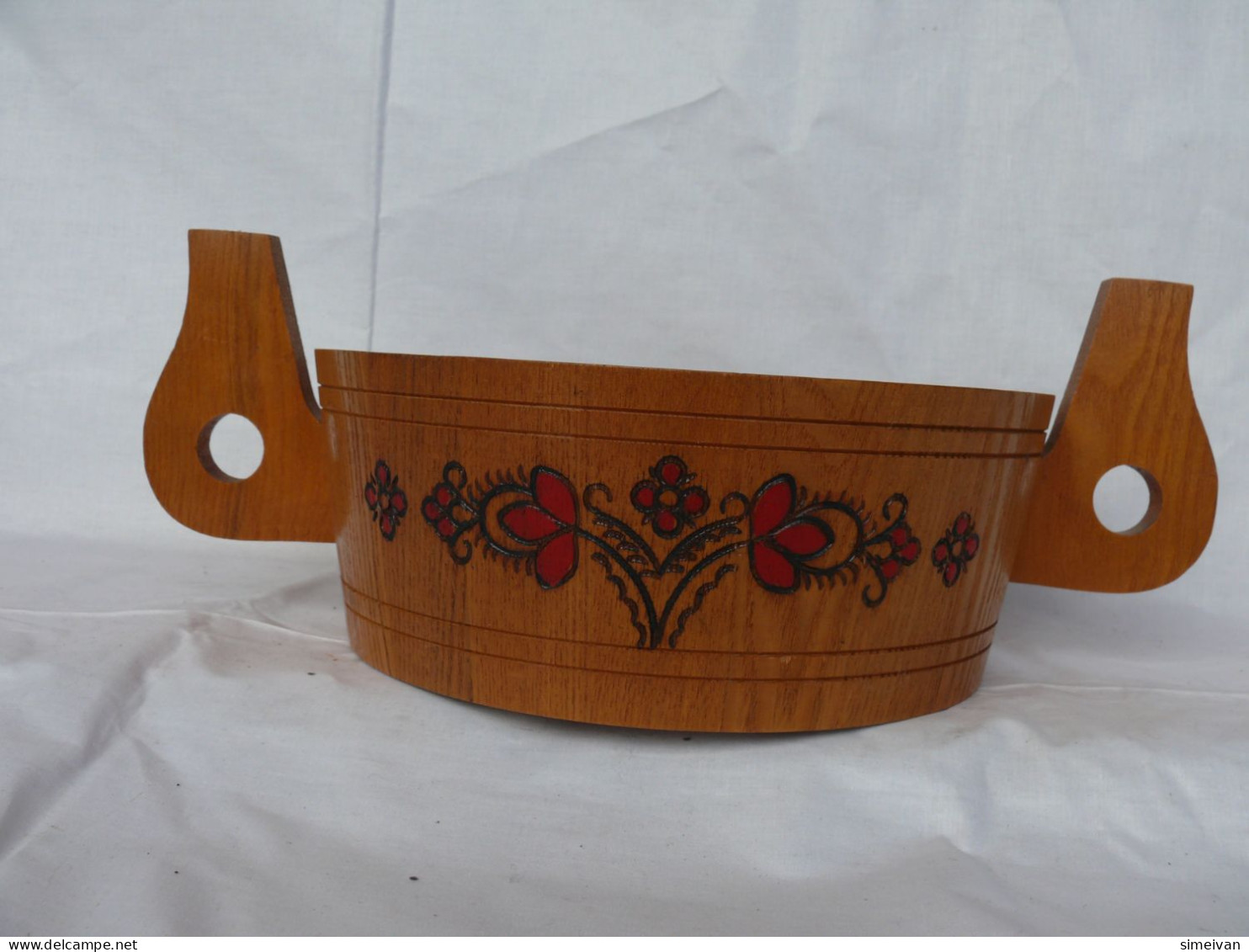 Beautiful Vintage Wooden Bowl #1847 - Assiettes