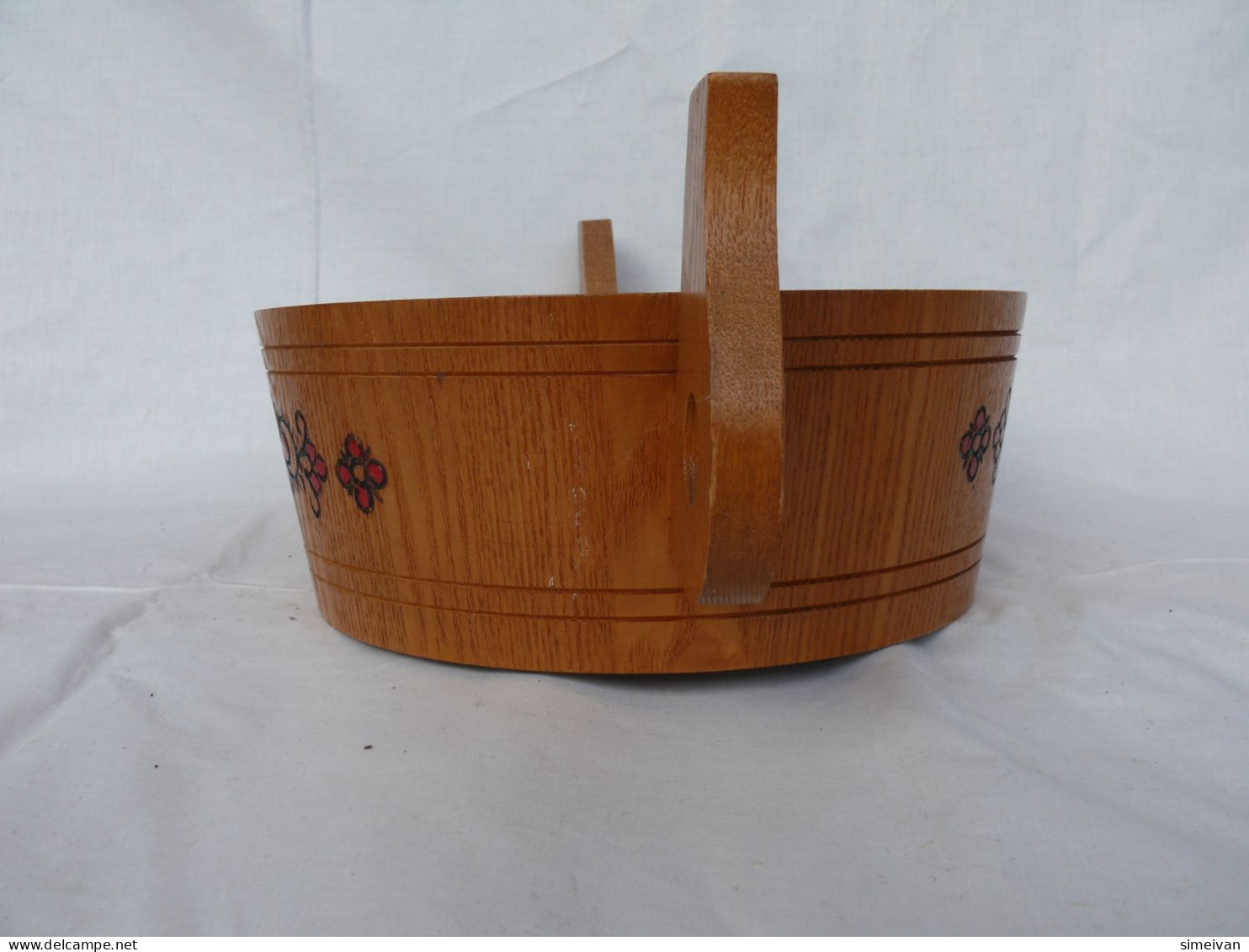 Beautiful Vintage Wooden Bowl #1847 - Teller