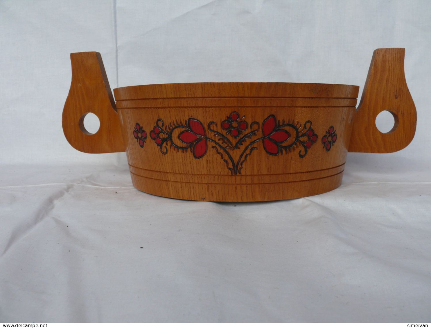 Beautiful Vintage Wooden Bowl #1847 - Platos