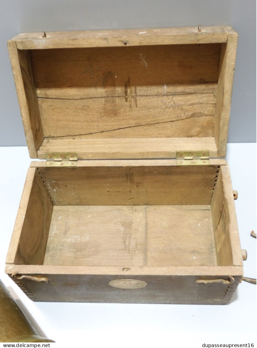-ANCIENNE EQUERRE GEOMETRE Fin XIXe gravée H MORIN Paris & son coffret Bois     E