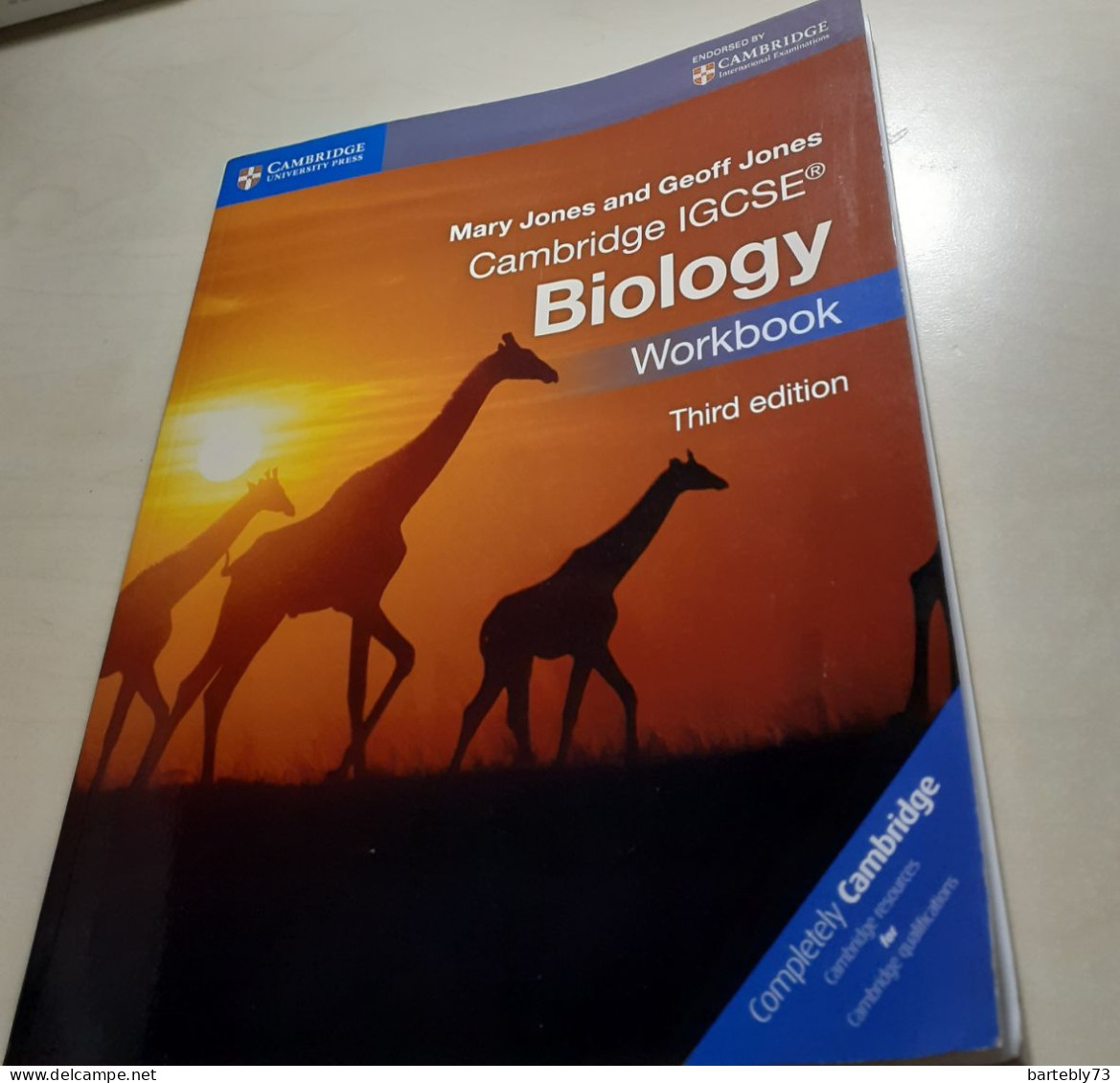 "Cambridge IGCSE Biology Workbook" Di M. Jones - Geoff Jones - Autres & Non Classés