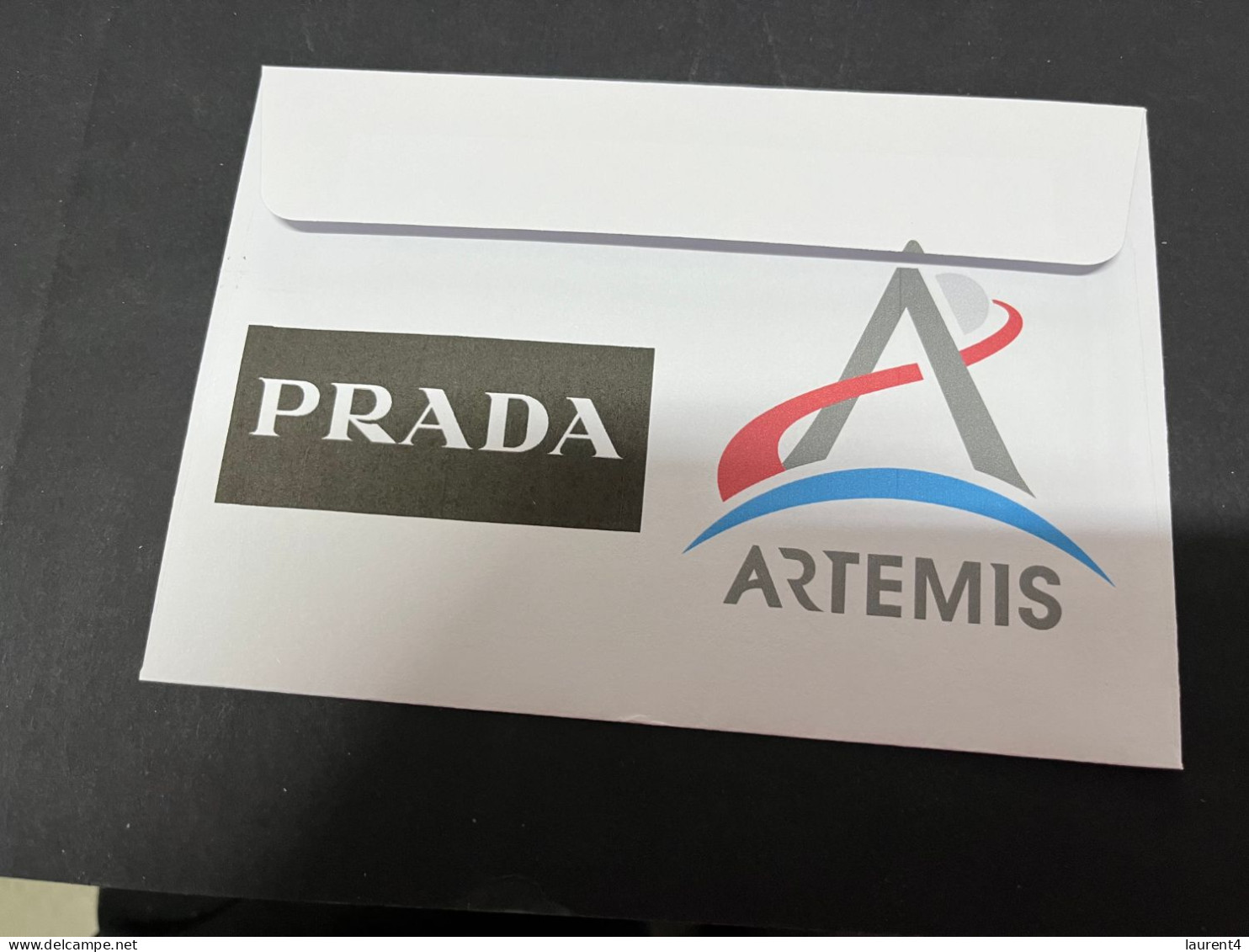 9-10-2023 (3 U 42) PRADA To Help Design Spacesuits To Wear For NASA Astraunauts For 2025 ARTMIS III Mission - Oceanía