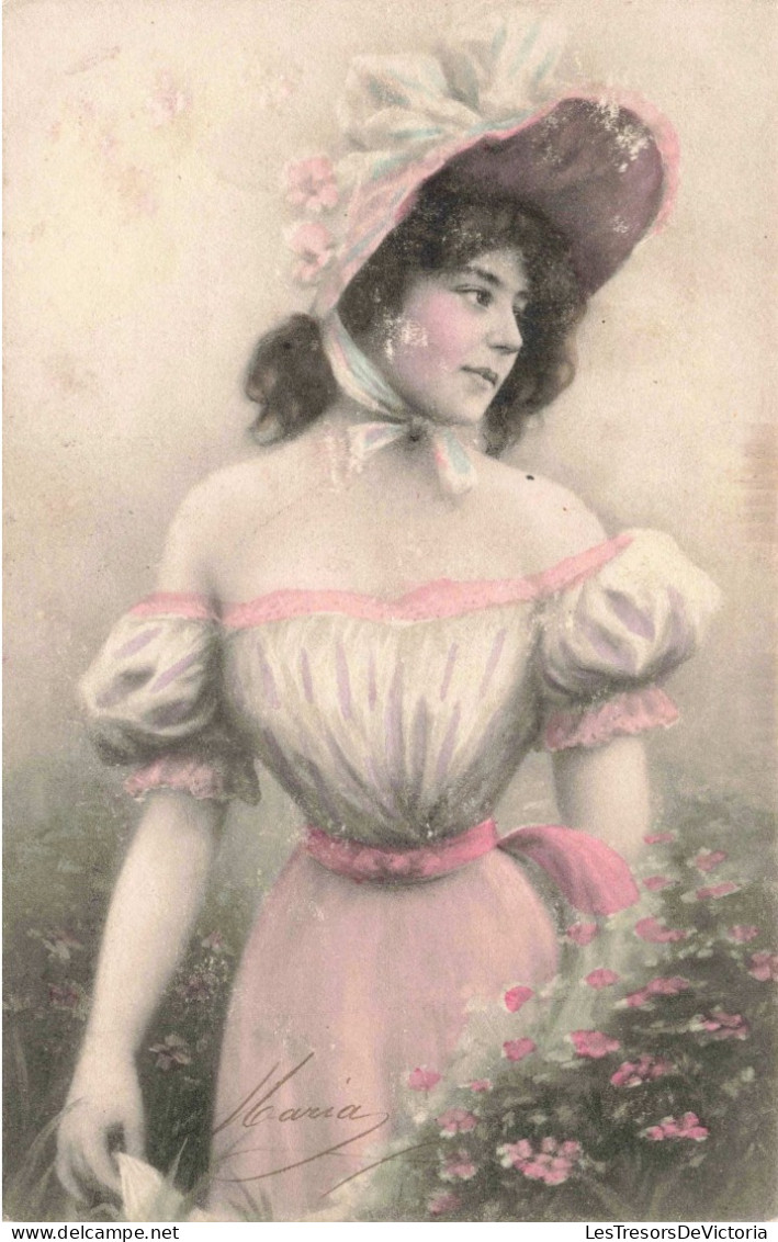CARTE PHOTO - Maria - Jeune Femme Dans Un Champs De Fleurs - Colorisé  - Carte Postale Ancienne - Fotografie