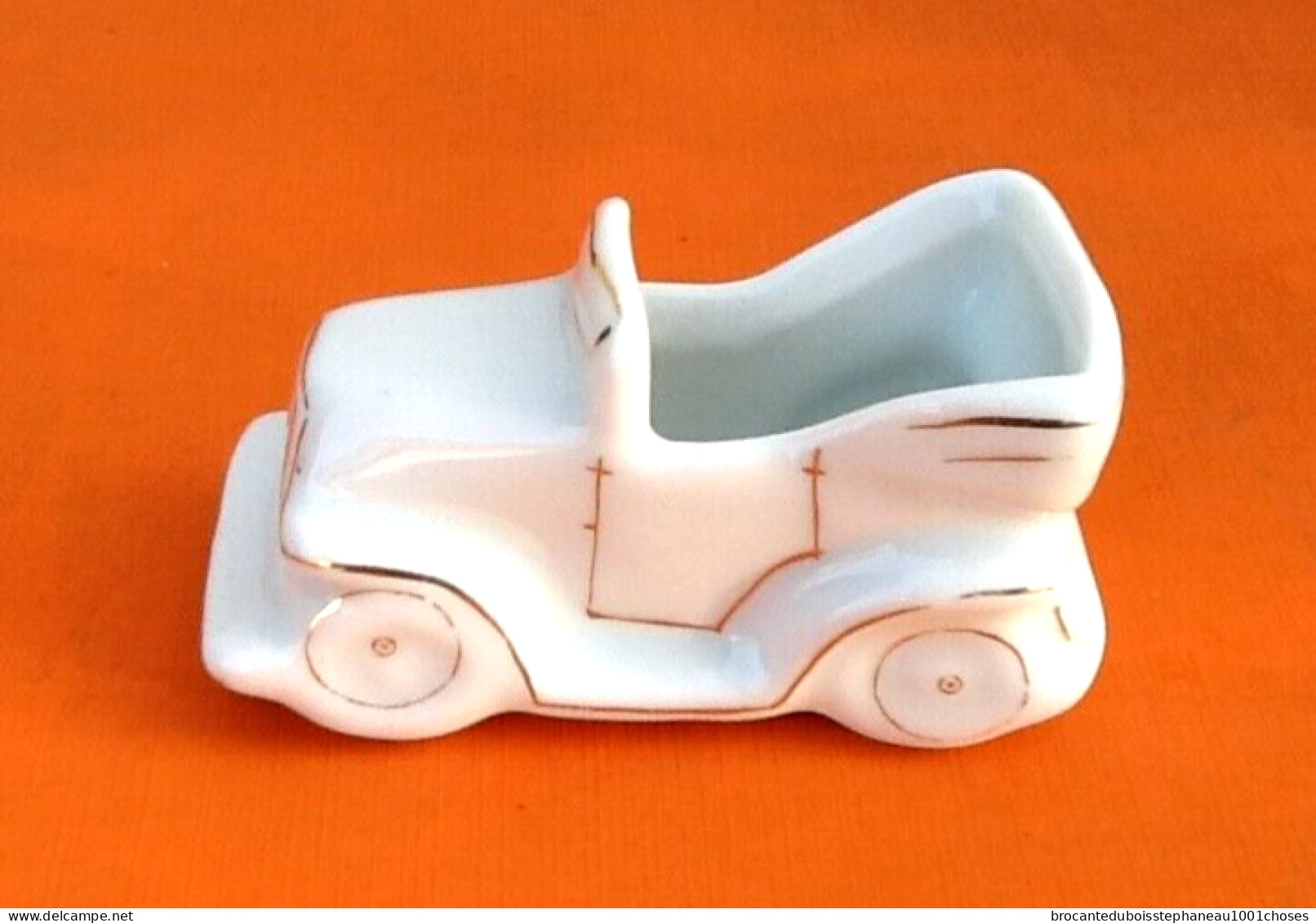 Vide-poche Forme Voiture   Porcelaine Blanche Avec Dorure - Other & Unclassified