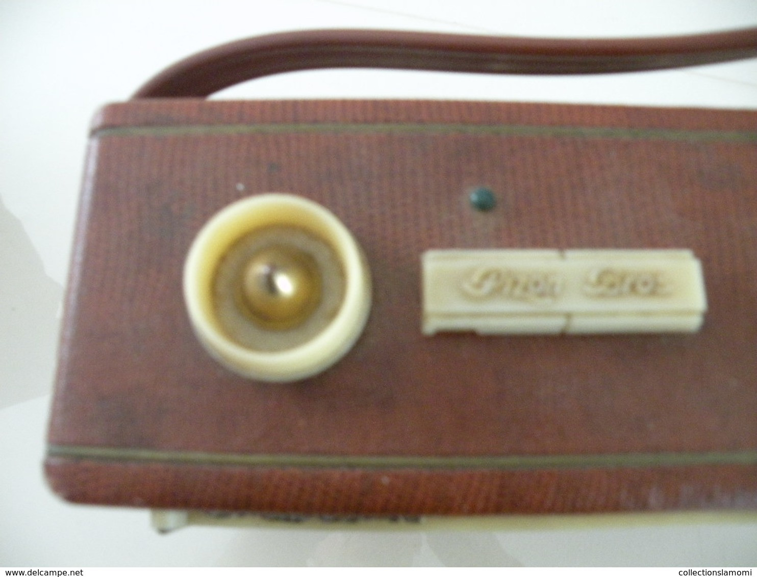 Ancienne Radio Transistor Seven (Pizon Bros) En état De Fonction (0,28cm X 0,11 Cm H 0,21) Avec Son étui En Cuir - Aparatos