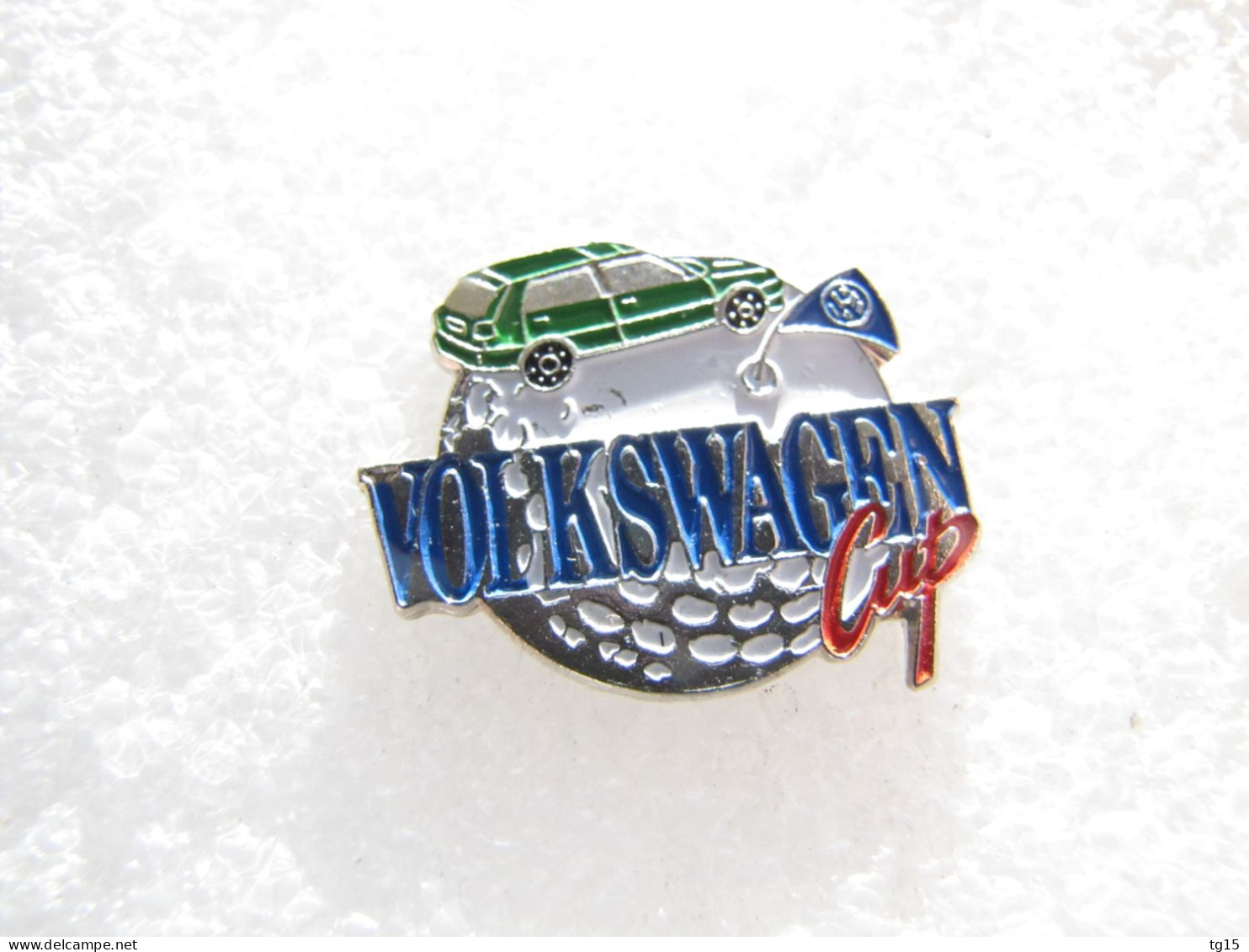 PIN'S    VOLKSWAGEN  GOLF   VOLKSWAGEN CUP - Volkswagen