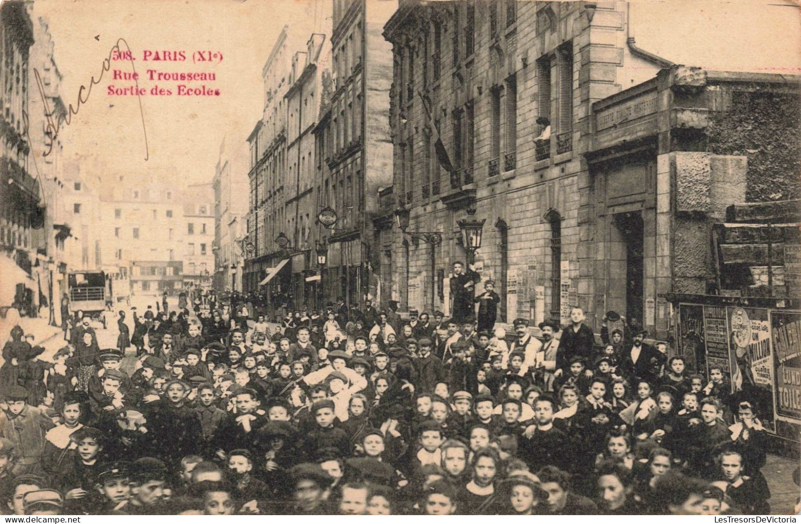 FRANCE - Paris - Rue Trousseau - Sortie Des Ecoles - Animé - Carte Postale Ancienne - Parks, Gärten