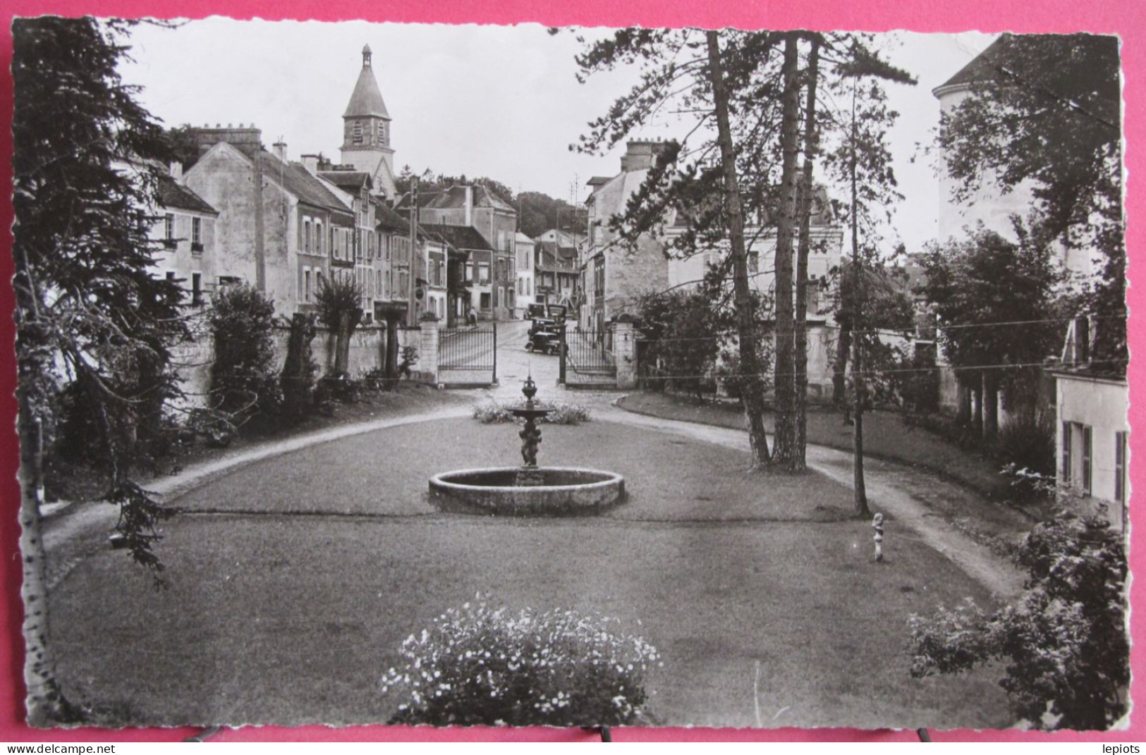 78 - Septeuil - Vue Sur La Place Du Pavé - 1951 - Timbre Taxe - Septeuil